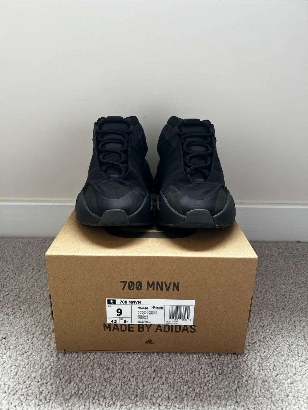 Adidas Yeezy Boost 700 MNVN - Picture 2 of 7